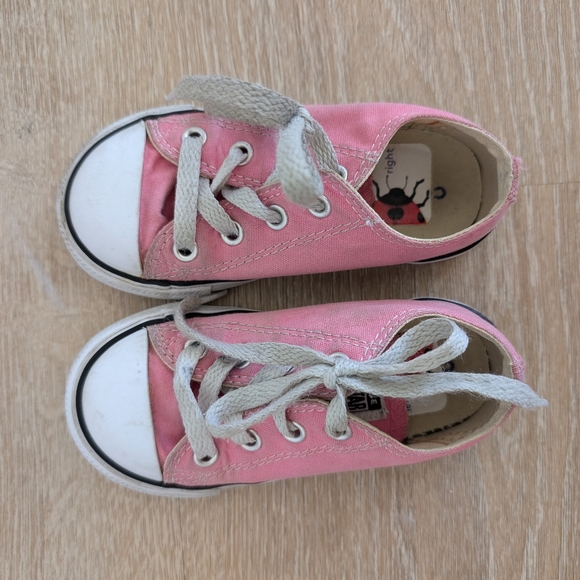 ✨4 for 12 Converse Sneakers Size 7 - Picture 2 of 7